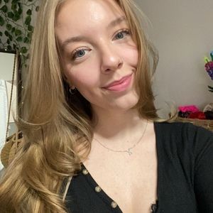 Meet your Posher, Phoenix